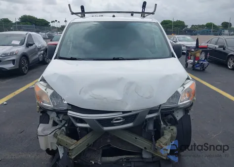 2015 Nissan Nv200 S z USA, uszkodzony, nr VIN 3N6CM0KN8FK697409